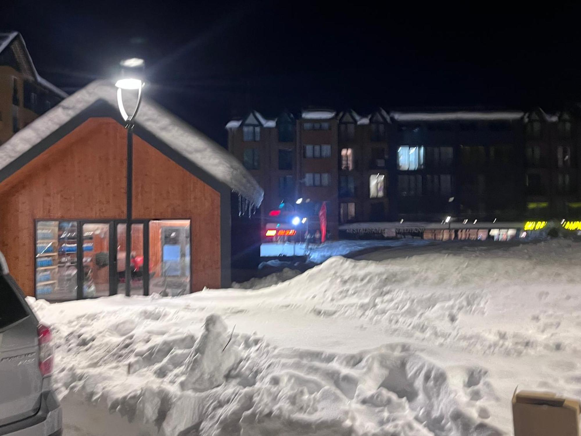 Delux Apartment Next To Ice Rink 古多里 外观 照片